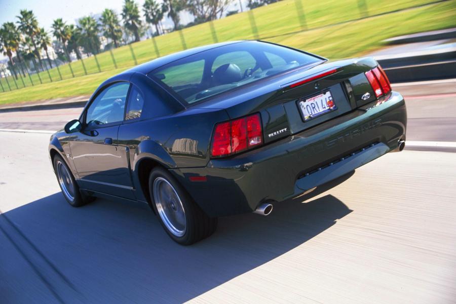  Ford Mustang Bullitt GT 2001 года  (фото 14 из 26)